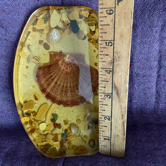 Resin Shell Wall Hanging - Picture 2 of 5